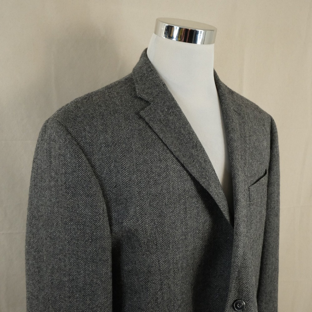 Jos A Bank 44R Sport Coat 100% Wool Gray Herringbone Two Button Double Vented